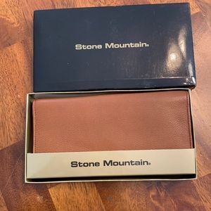 New with tags, Stone Mountain, organizing leather wallet
